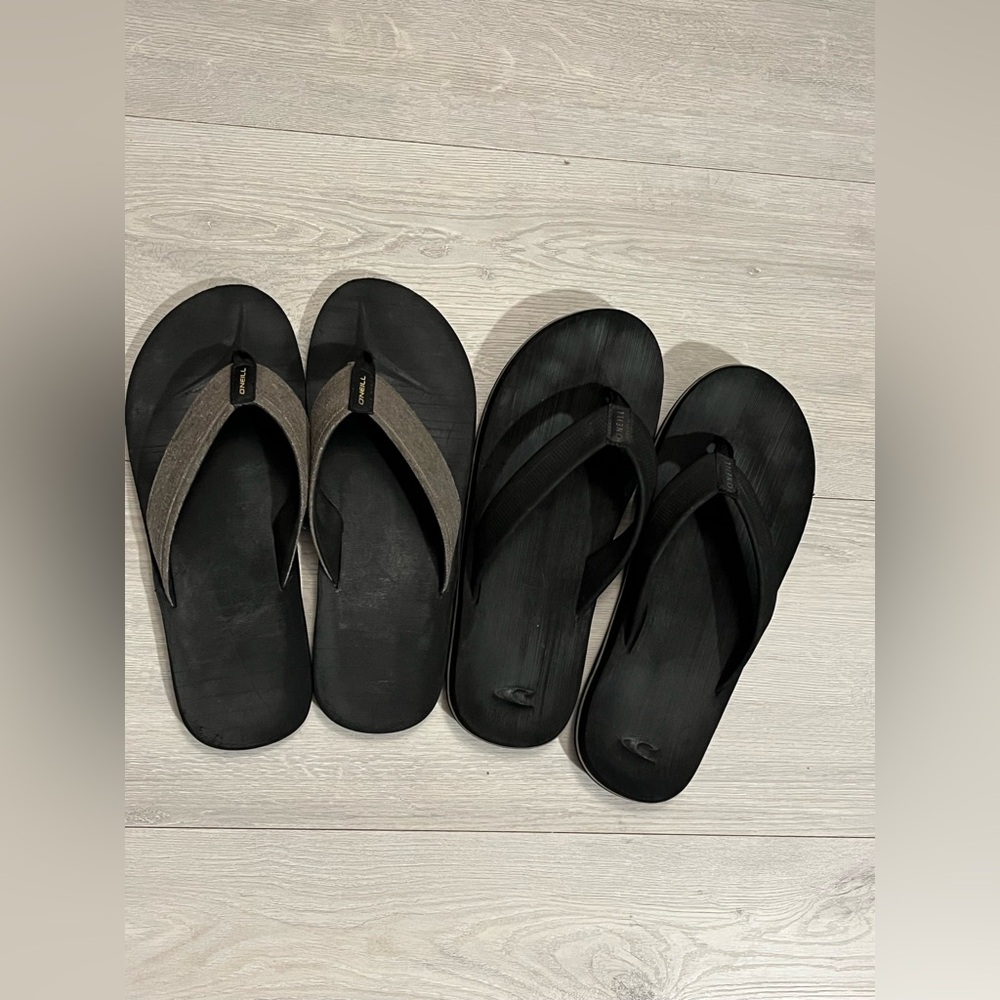 O'Neill Men Black and Grey Flip-Flops (2 pairs)